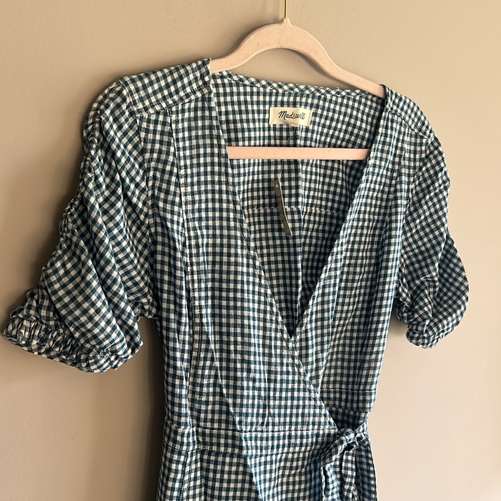 Madewell || Gingham Shirred-Sleeve Wrap Dress - Picture 5 of 7